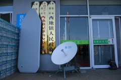 应急通信塔“行走”在承德洪涝灾害现场